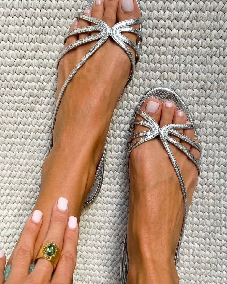 Shoes > Sandals : Serafina | Golden Sandals Summer Essence in Silver van Paper Favor
