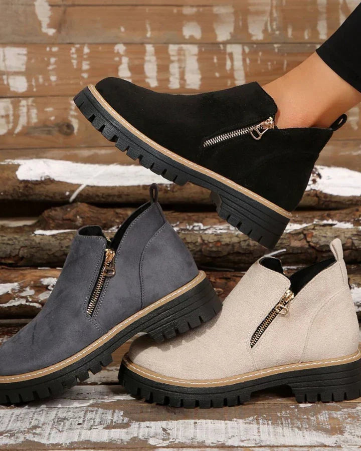 : Alessia - Women's Ankle Boots in van Paper Favor
