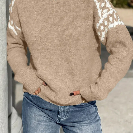Sweater : Livia – Stylish knitted sweater in Khaki van Paper Favor