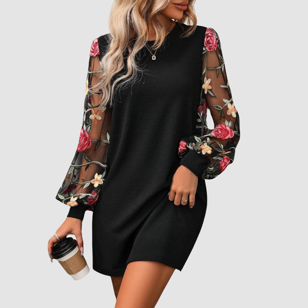 : Shara™ Lace Long Sleeve Dress in van Paper Favor