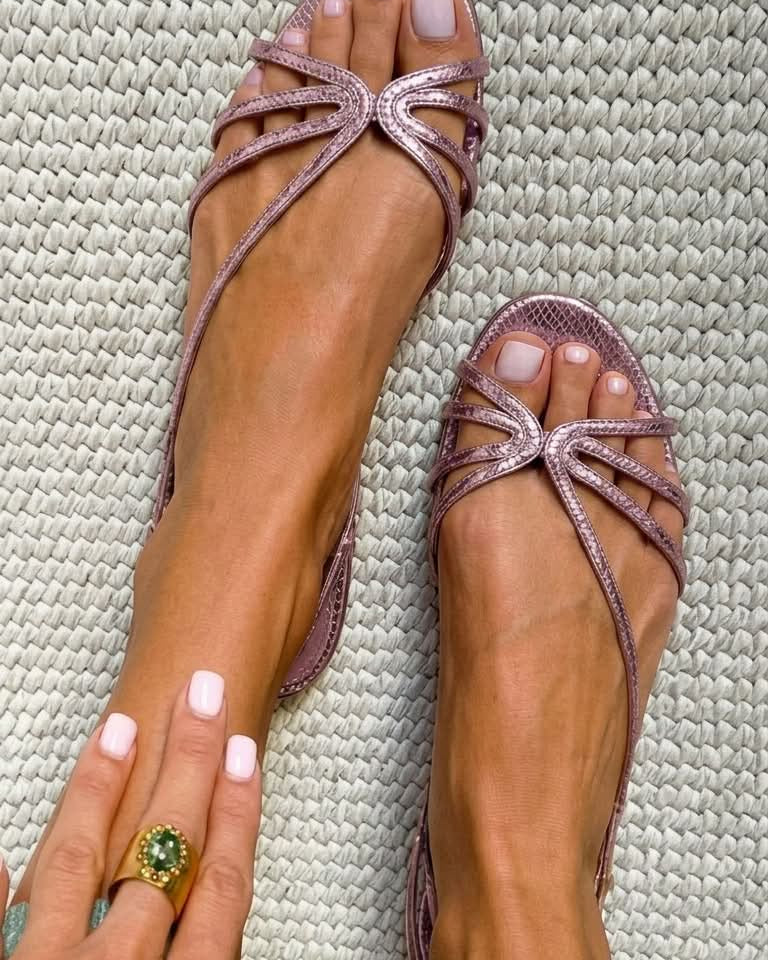 Shoes > Sandals : Serafina | Golden Sandals Summer Essence in Pink van Paper Favor