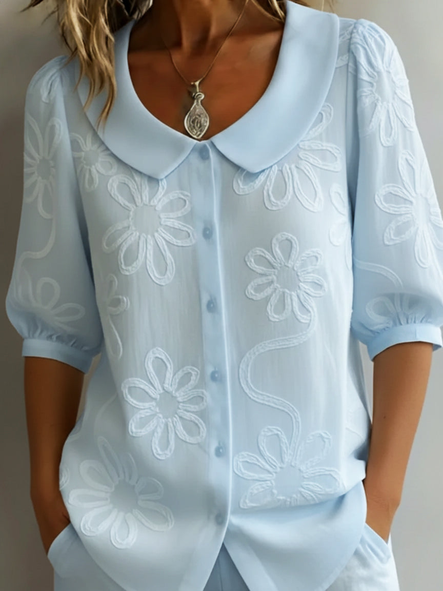 Clothing > Blouses : Kayleigh | Light floral blouse natural elegance in Blue van Cow Clothing