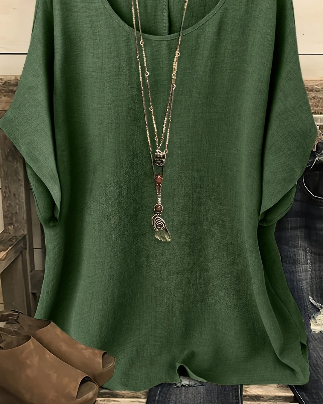 Clothing > Blouses : Sienna™ | Effortless Summer Top in Fern green van Paper Favor