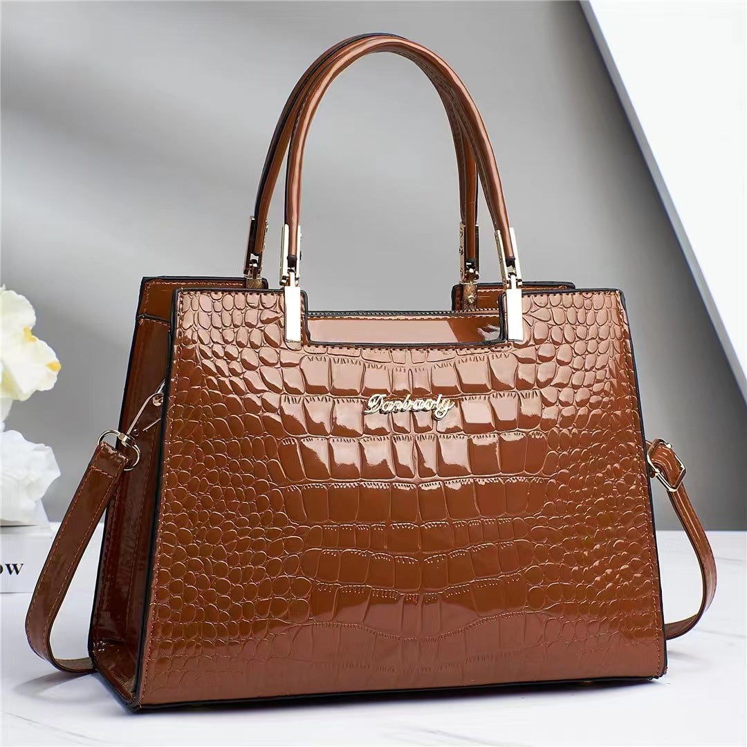 Women's Glossy Handbag – Shiny Elegance for Every Occasion