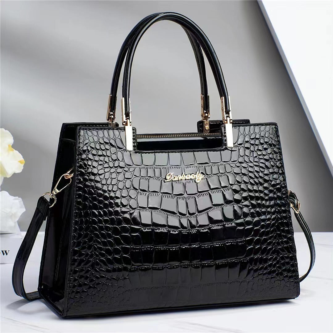 Women's Glossy Handbag – Shiny Elegance for Every Occasion