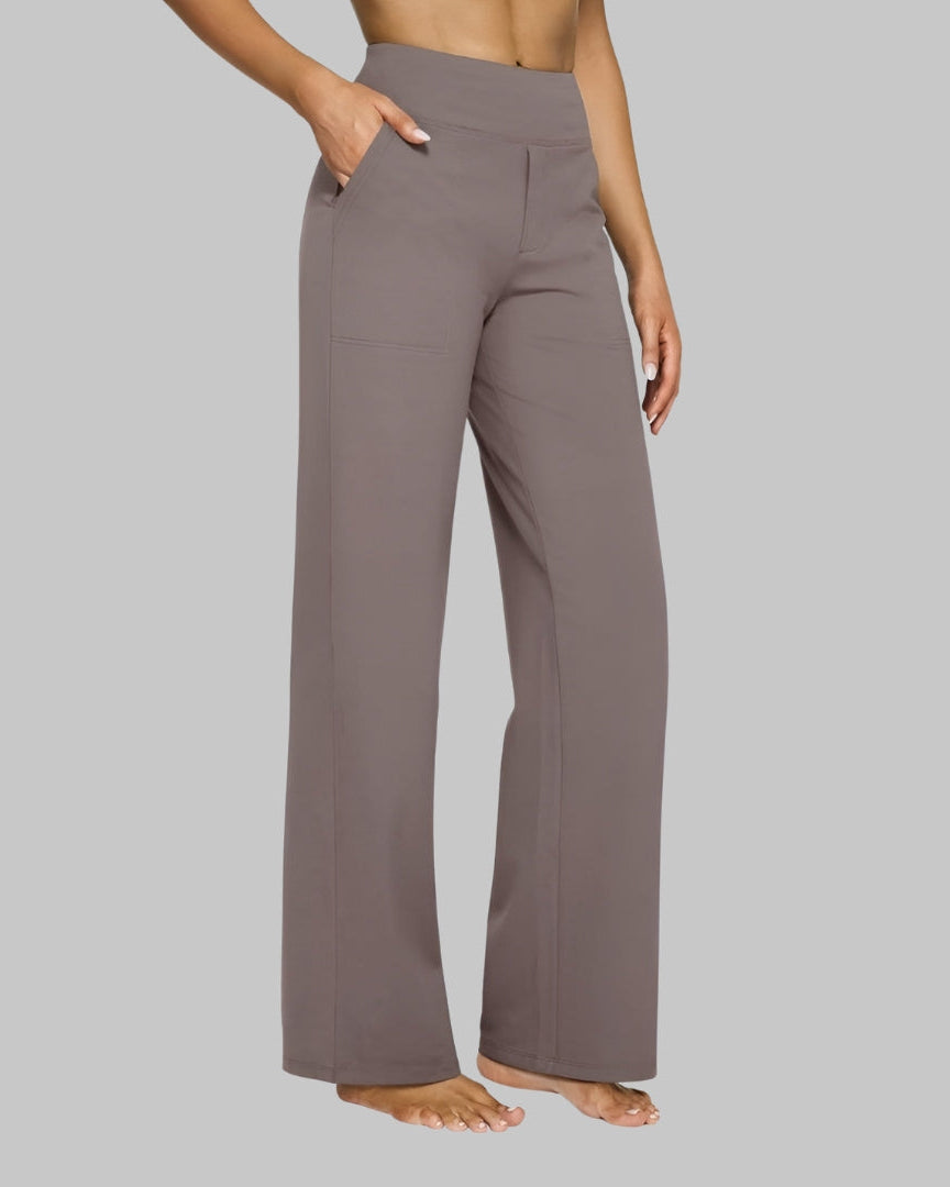 : Elara - Comfort Stretch Pants in Taupe van Paper Favor