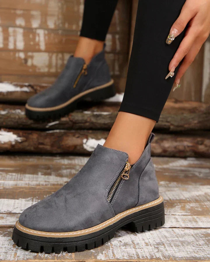 : Alessia - Women's Ankle Boots in van Paper Favor