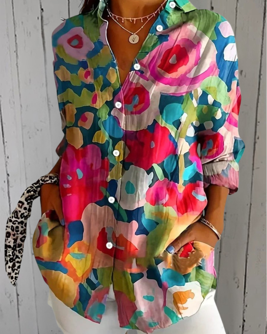 Clothing > Blouses : Deliane | Vibrant Artistic Button-Up Blouse in Multicolour van DUUWE