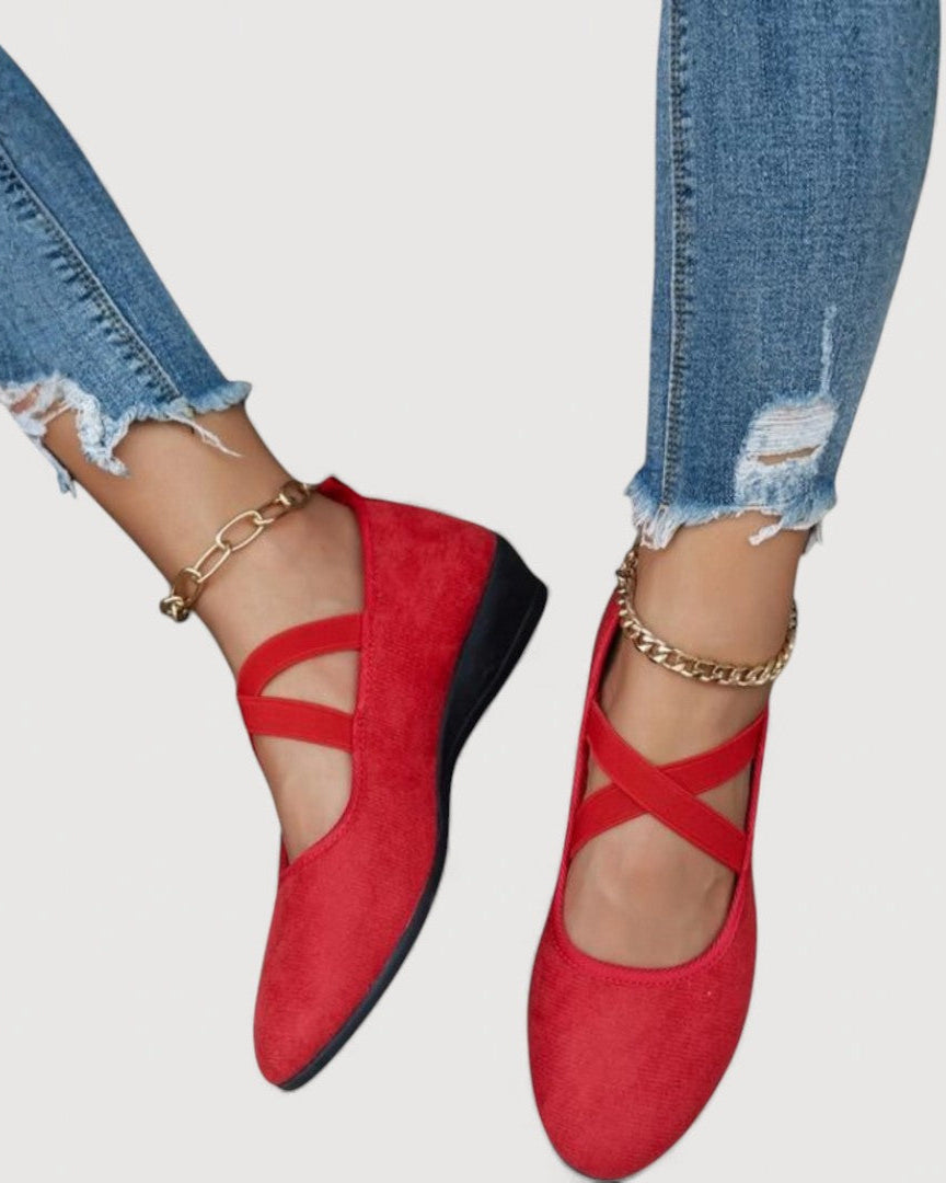 : LIVIA - Elegant and Comfortable Ballet Flats in Red van Paper Favor