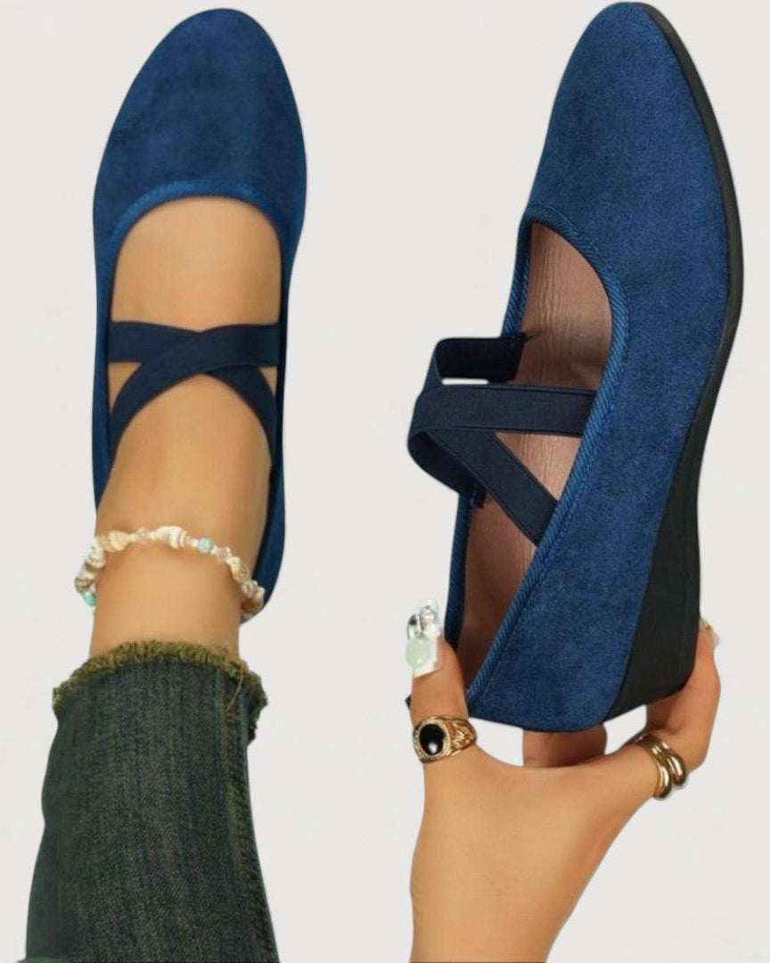 : LIVIA - Elegant and Comfortable Ballet Flats in Blue van Paper Favor