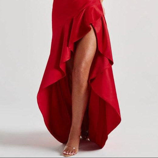 Elegant Maxi Dress with Halter Neckline and Backless Design with Ruffles