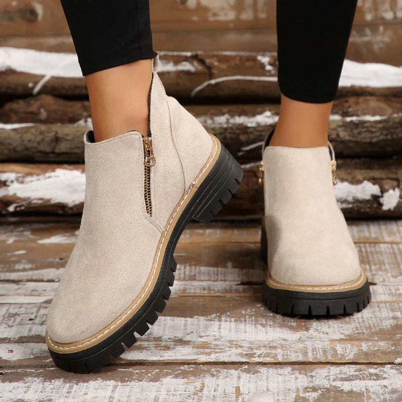 : Alessia - Women's Ankle Boots in Beige van Paper Favor