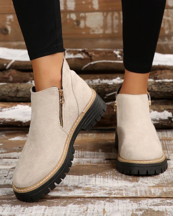 : Alessia - Women's Ankle Boots in van Paper Favor