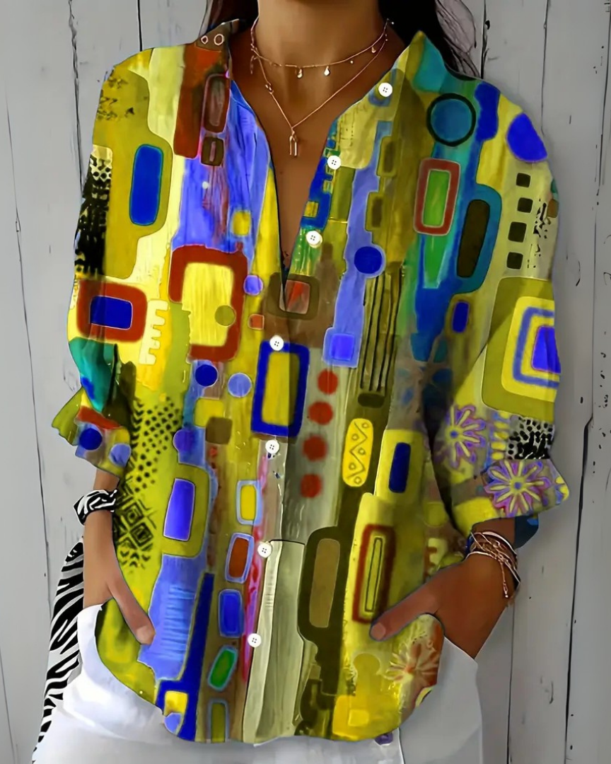 Blouse : Catalina | Vibrant Artistic Button-Up Blouse in van DUUWE