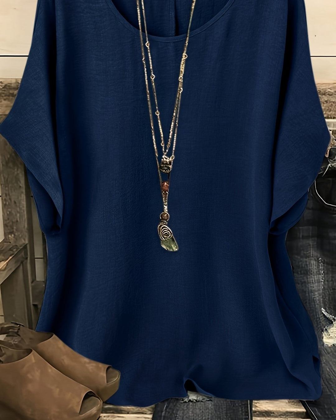Clothing > Blouses : Sienna™ | Effortless Summer Top in Blue Navy van Paper Favor