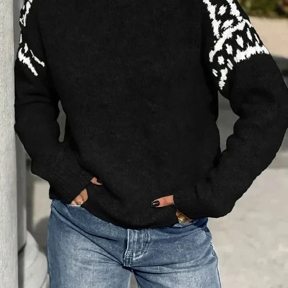 Sweater : Livia – Stylish knitted sweater in Zwart van Paper Favor