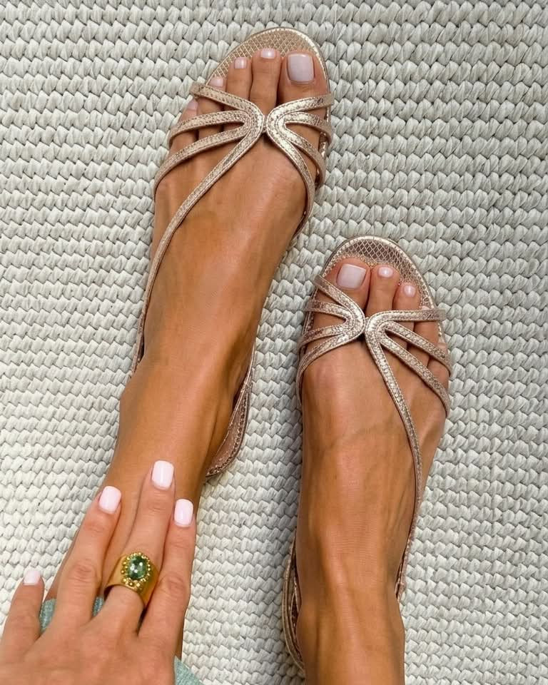 Shoes > Sandals : Serafina | Golden Sandals Summer Essence in Beige van Paper Favor