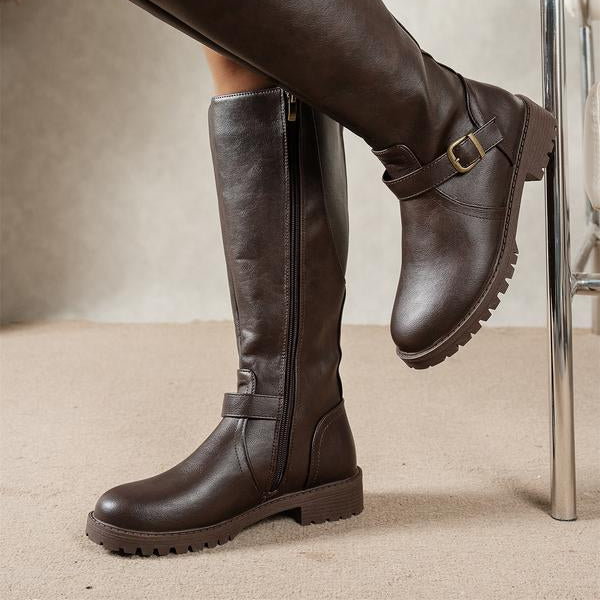 Women > Sandals > Block Heel : ELSIE - Elegant Women's Ankle Boots with a Comfortable Low Heel in Dark Brown van Paper Favor