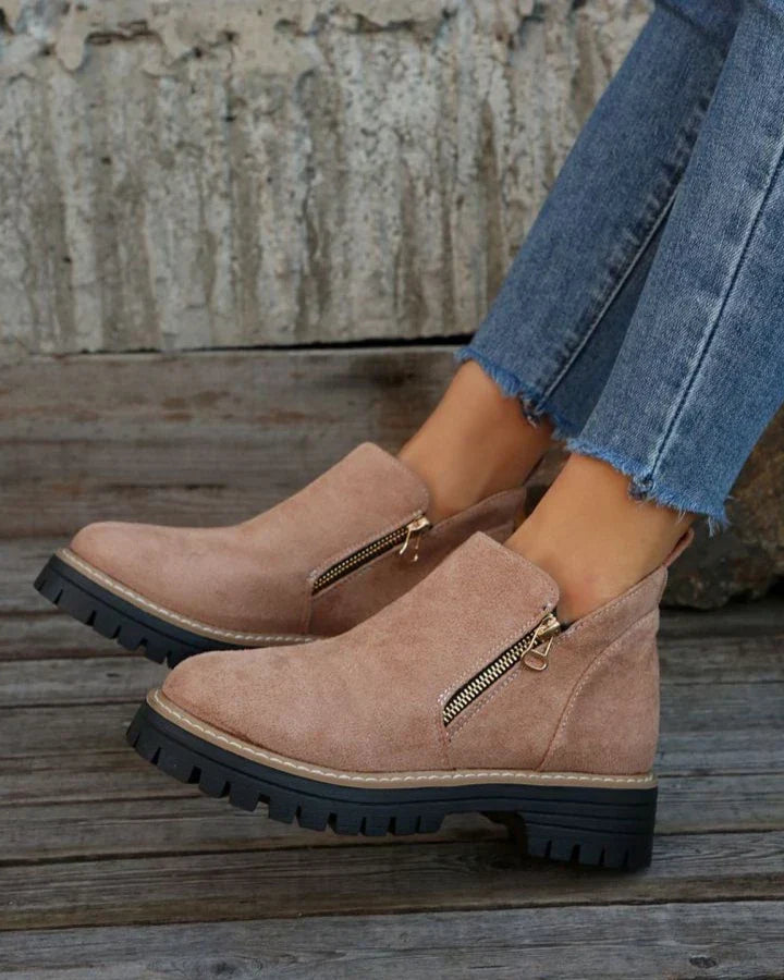 : Alessia - Women's Ankle Boots in van Paper Favor