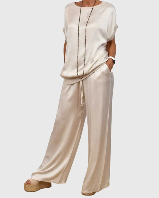 Clothing > Sets : Kayla™ | Elegant Two-Piece Set in White van Paper Favor