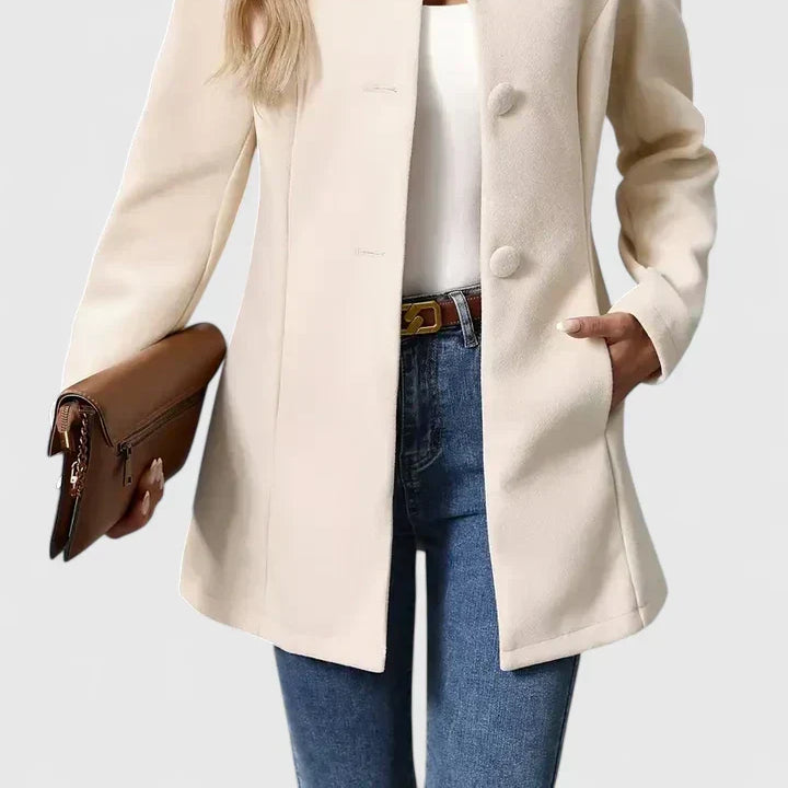 : Carmelyssa - Elegant Jacket in Cream van Paper Favor