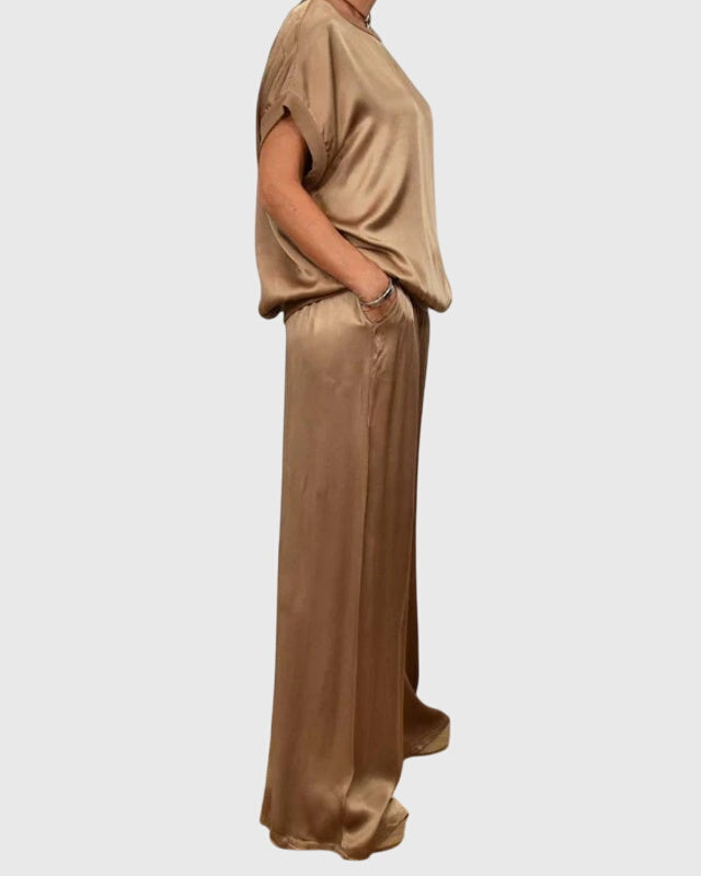 Clothing > Sets : Kayla™ | Elegant Two-Piece Set in van Paper Favor