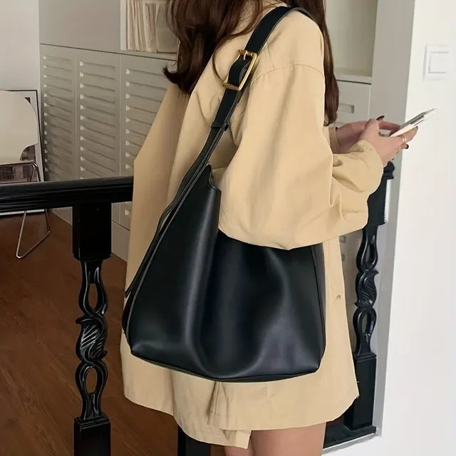 Luxurious and spacious handbag for women