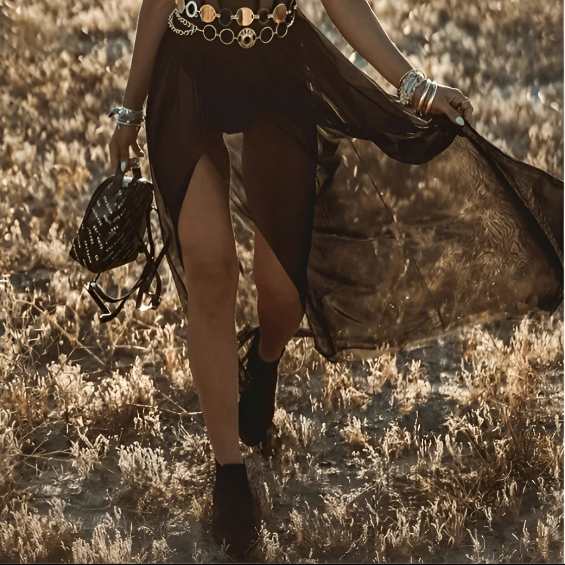 Maxi Dress : Sheer Dress - Elegant, Ethereal Silhouette in Black van Paper Favor