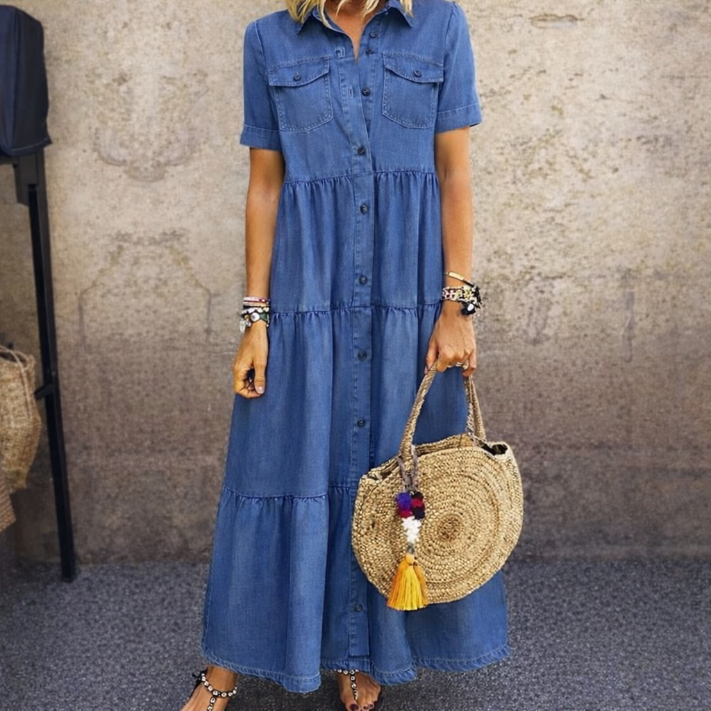 Dress : Elizabeth | Comfortable Timeless Dress in Dark blue van Paper Favor