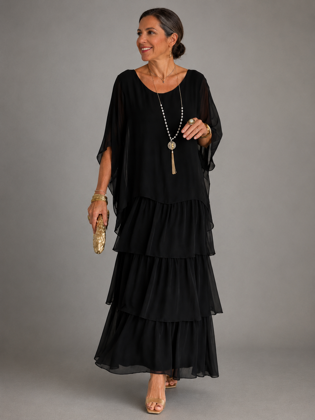 : Lara™ | Elegant Flowing Maxi Dress in Black van Paper Favor