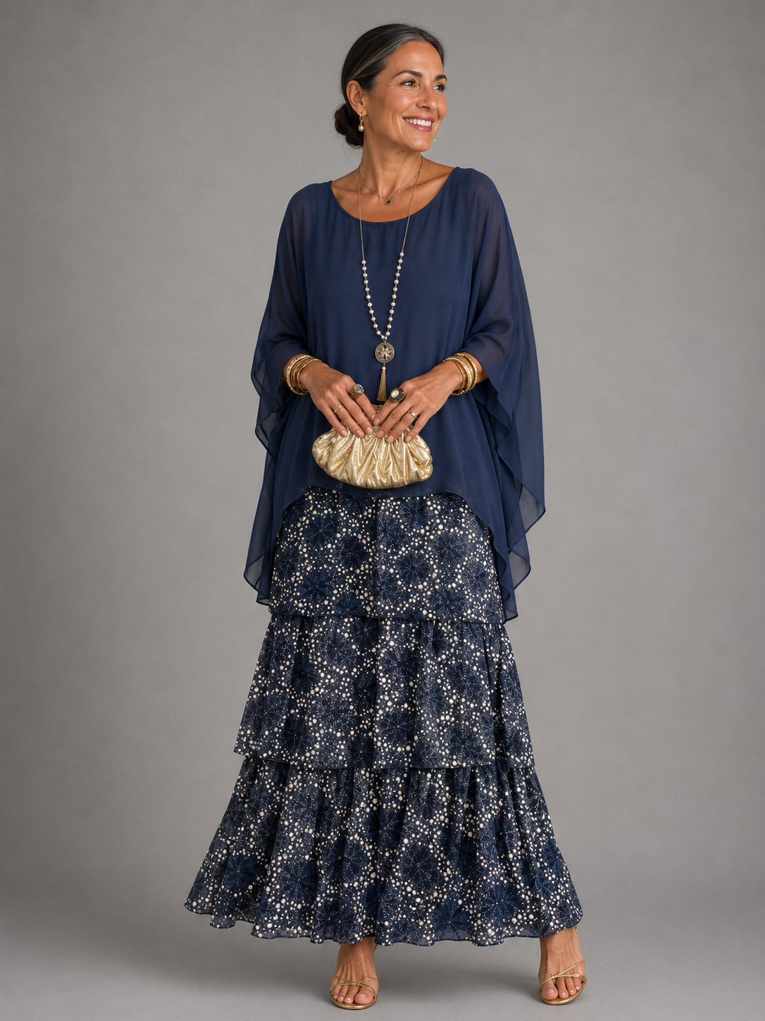 : Lara™ | Elegant Flowing Maxi Dress in Dark Blue van Paper Favor