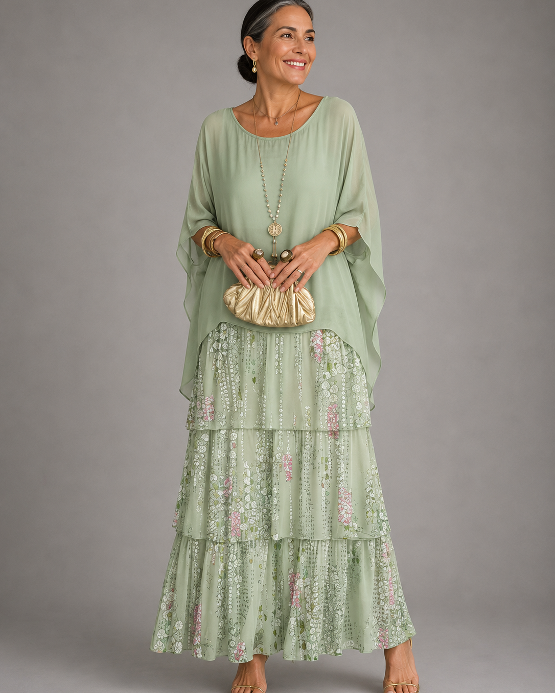 Clothing > Dresses : Lara™ | Elegant Flowing Maxi Dress in Whitish Green van Paper Favor