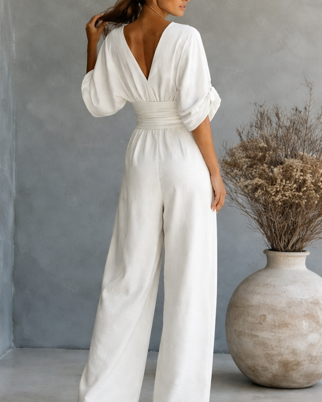 : Risel - Jumpsuit to Feel Comfortable and Polished on Your Day. in van Paper Favor