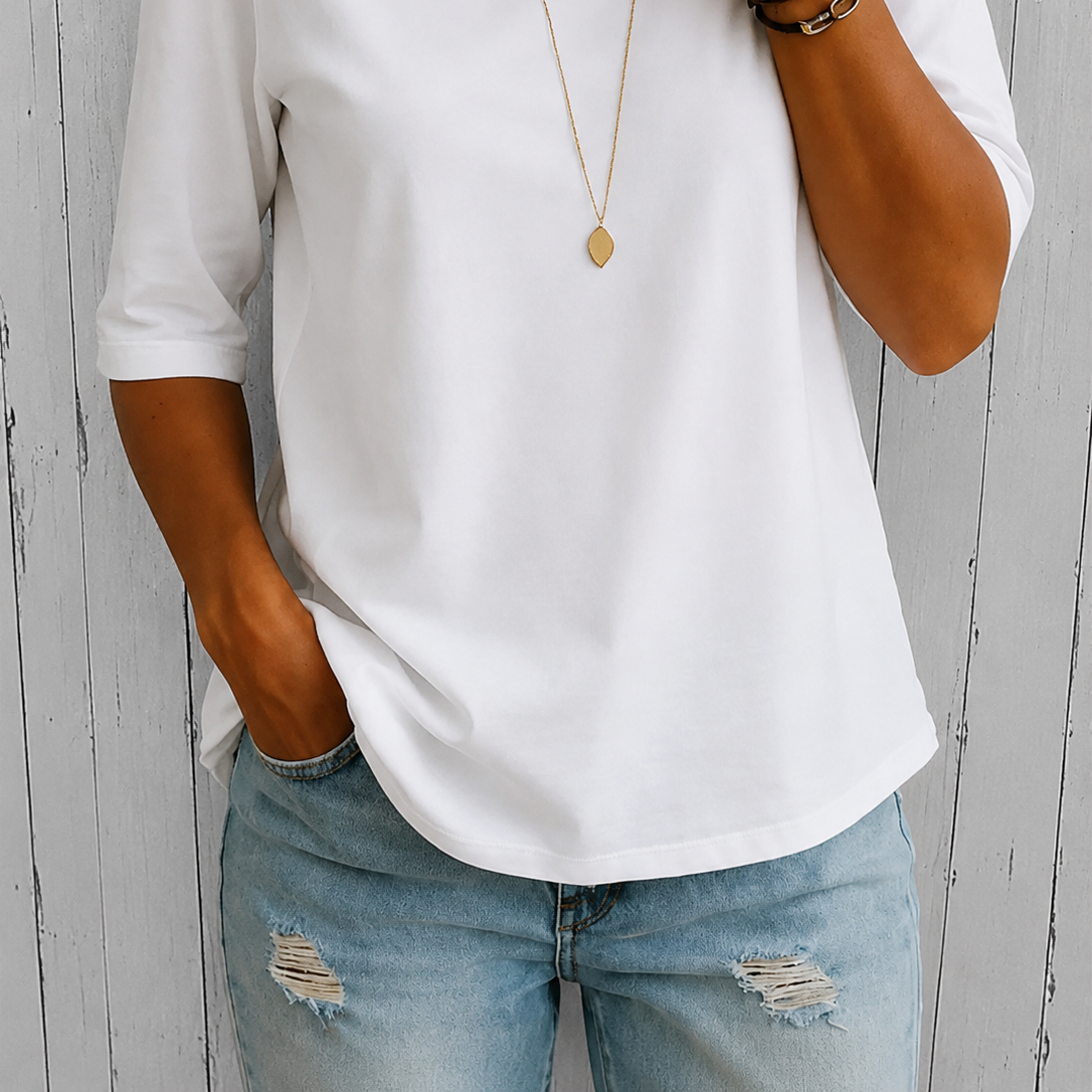 Clothing > T-Shirts : Calvera | Essential Comfort Tee in White van DUUWE