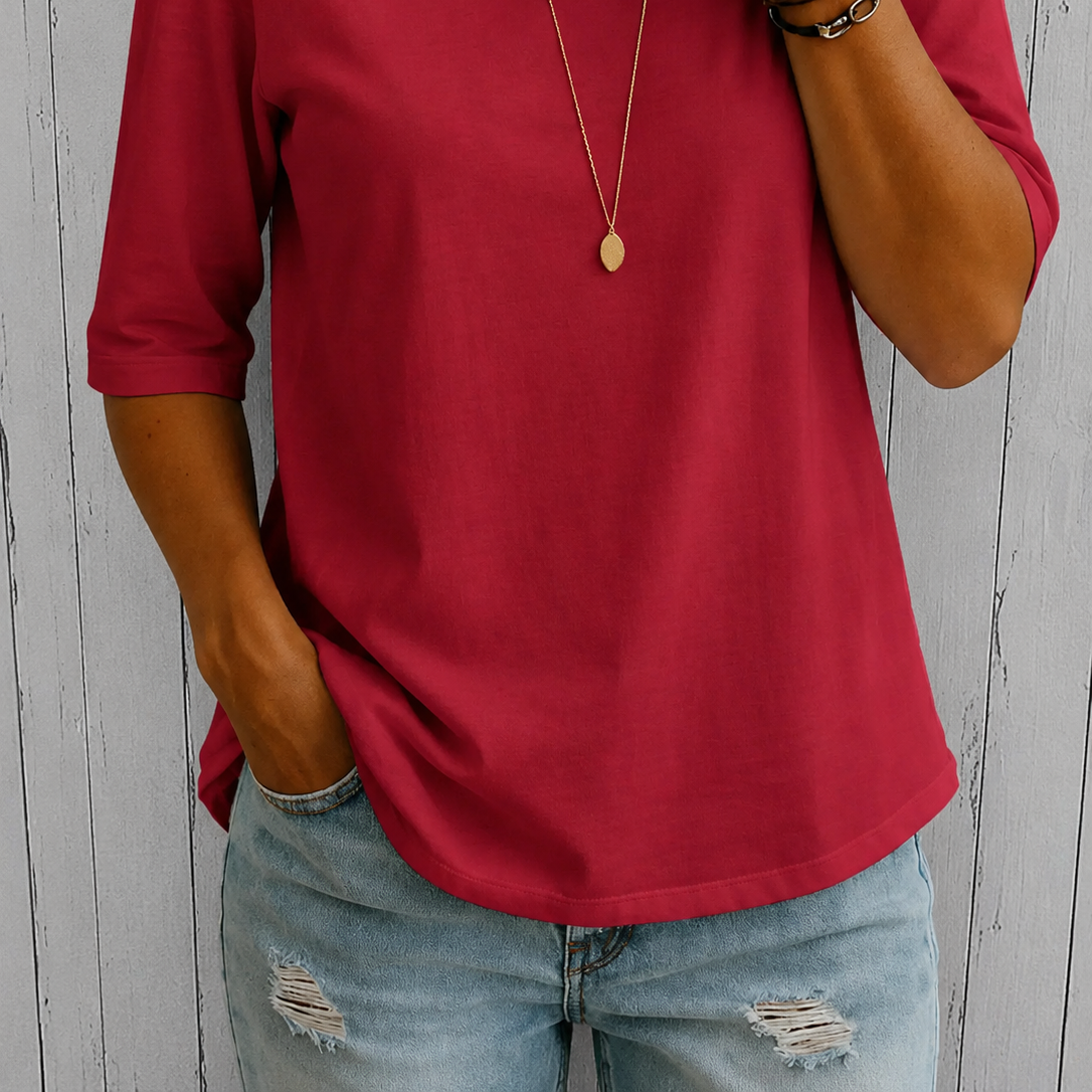 Clothing > T-Shirts : Calvera | Essential Comfort Tee in Red (out of stock) van DUUWE