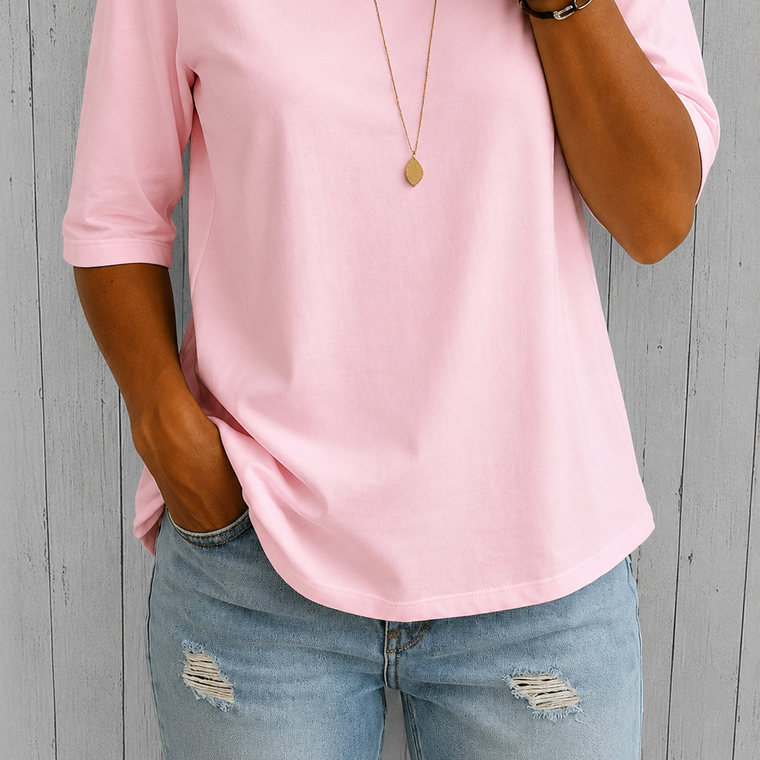 Clothing > T-Shirts : Calvera | Essential Comfort Tee in Pink van DUUWE