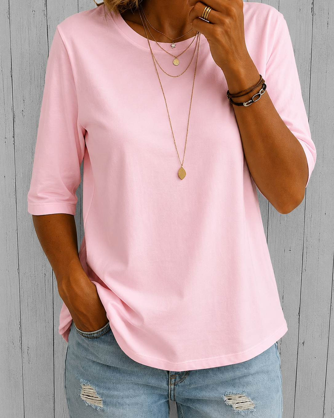 Clothing > T-Shirts : Calvera | Essential Comfort Tee in Pink van DUUWE