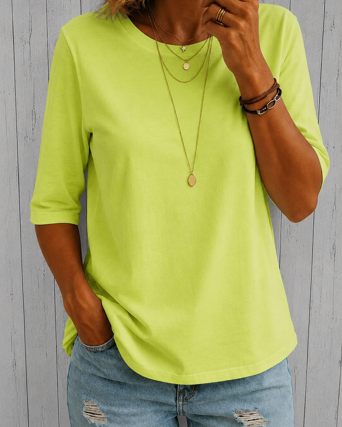 Clothing > T-Shirts : Calvera | Essential Comfort Tee in Green (out of stock) van DUUWE
