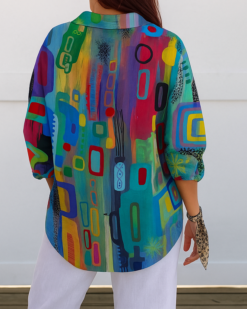 Blouse : Catalina | Vibrant Artistic Button-Up Blouse in van DUUWE