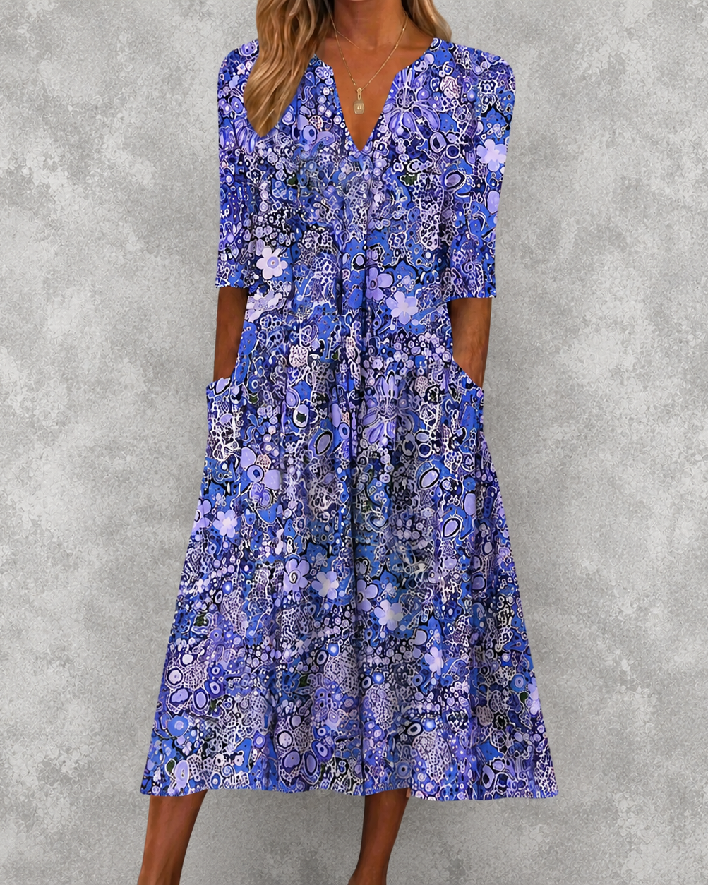 Dress : Evelyn | Graceful Midi Dress With Pockets in Blue van Paper Favor