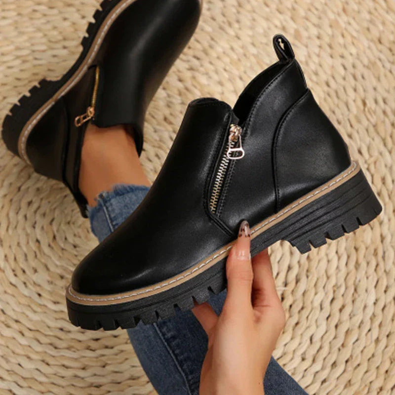 : Alessia - Women's Ankle Boots in Smooth Black van Paper Favor