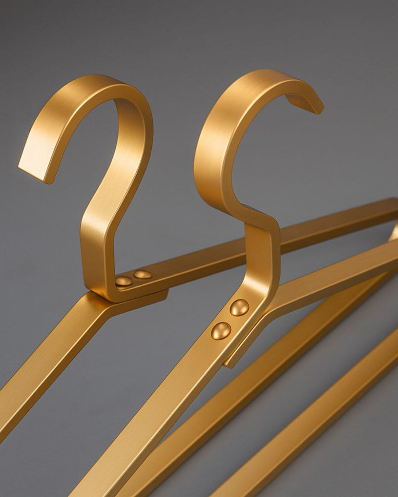 Clothes Hanger : Men's Hangers in Aluminum - Slim, Non-slip, Space-saving in van Paper Favor