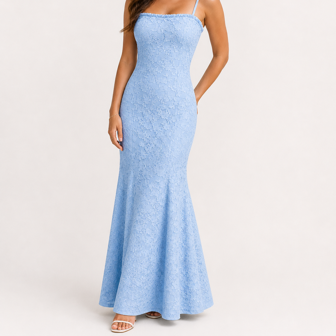 Long Mermaid Dress with Straps at the Back for an Elegant Look