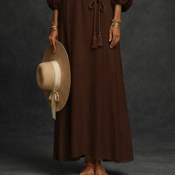 Dresses : Willow | Off-Shoulder Long Dress in Brown van Paper Favor