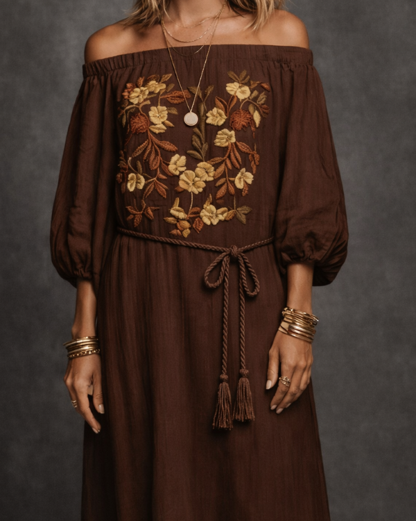 Dresses : Willow | Off-Shoulder Long Dress in van Paper Favor