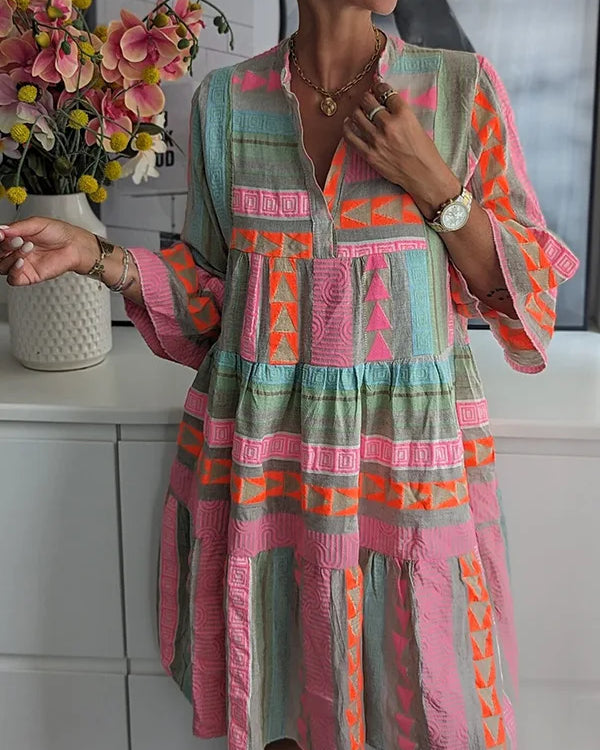Clothing > Dresses : Lucy | Patterned Flowing Midi Dress in van Paper Favor