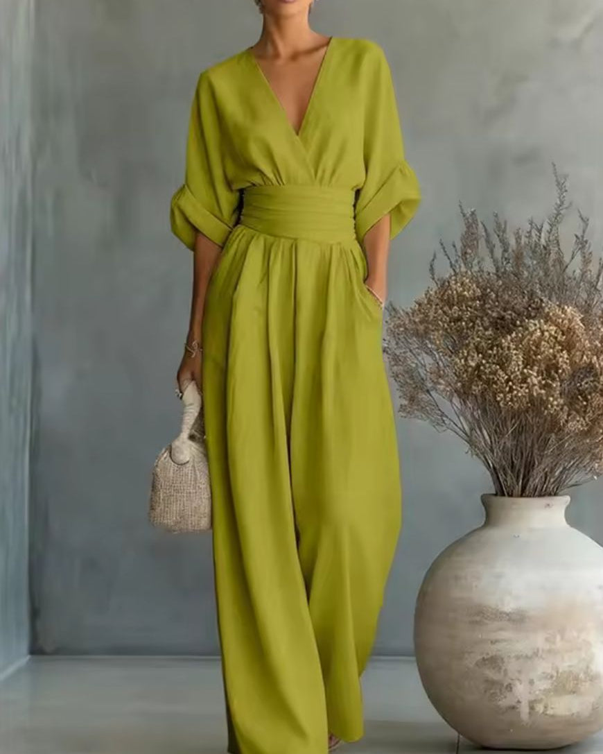 : Risel - Jumpsuit to Feel Comfortable and Polished on Your Day. in Green van Paper Favor