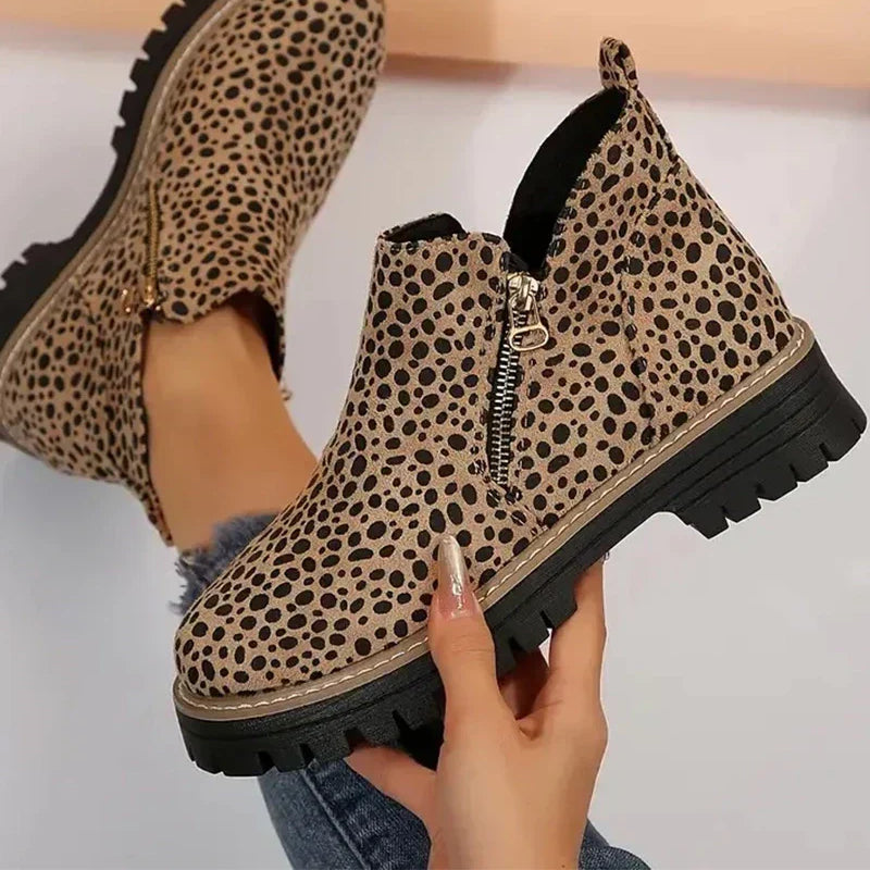 : Alessia - Women's Ankle Boots in Leopard van Paper Favor