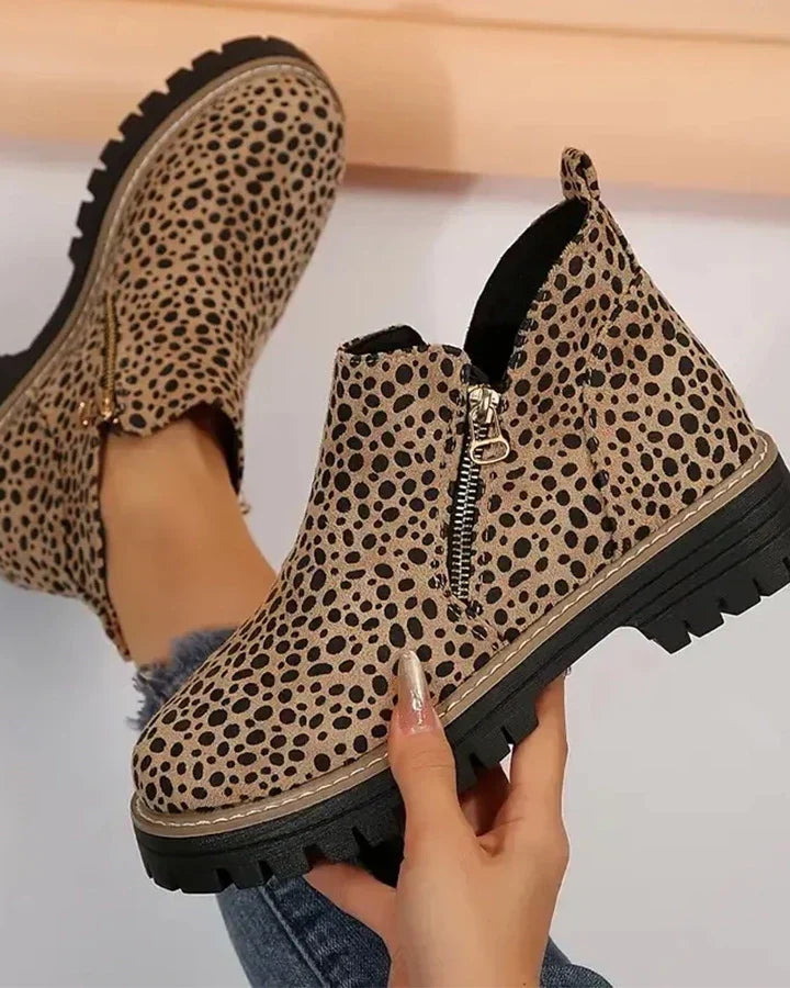 : Alessia - Women's Ankle Boots in Leopard van Paper Favor