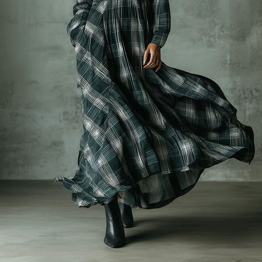 Women's Vintage Maxi Dress in Dark Green Plaid Cotton Blend, Casual